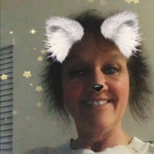 Meet your Posher, Debbie